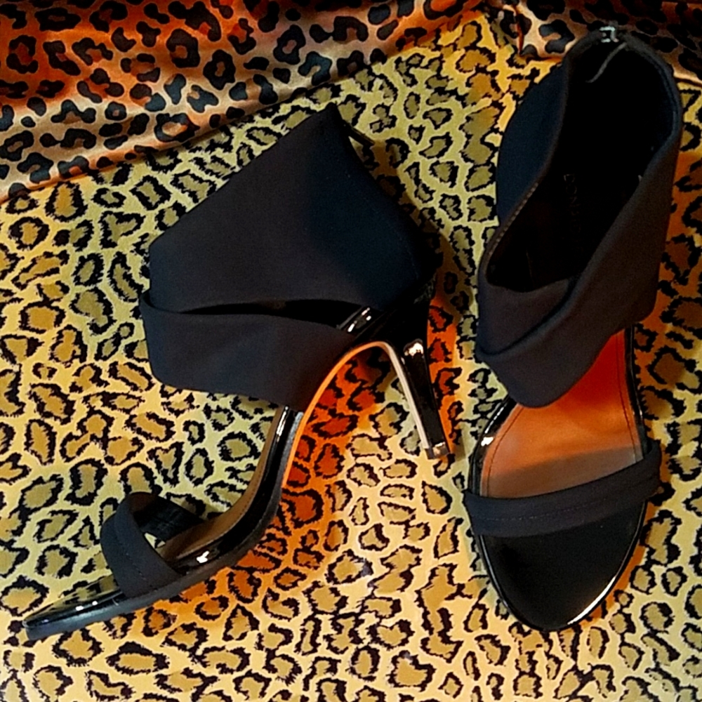 Donald J Pliner Tilly Heels-EUC!